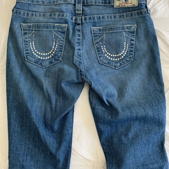 True Religion Skinny Medium Rinse Low Rise Jean. Size 28. - Picture 3 of 4
